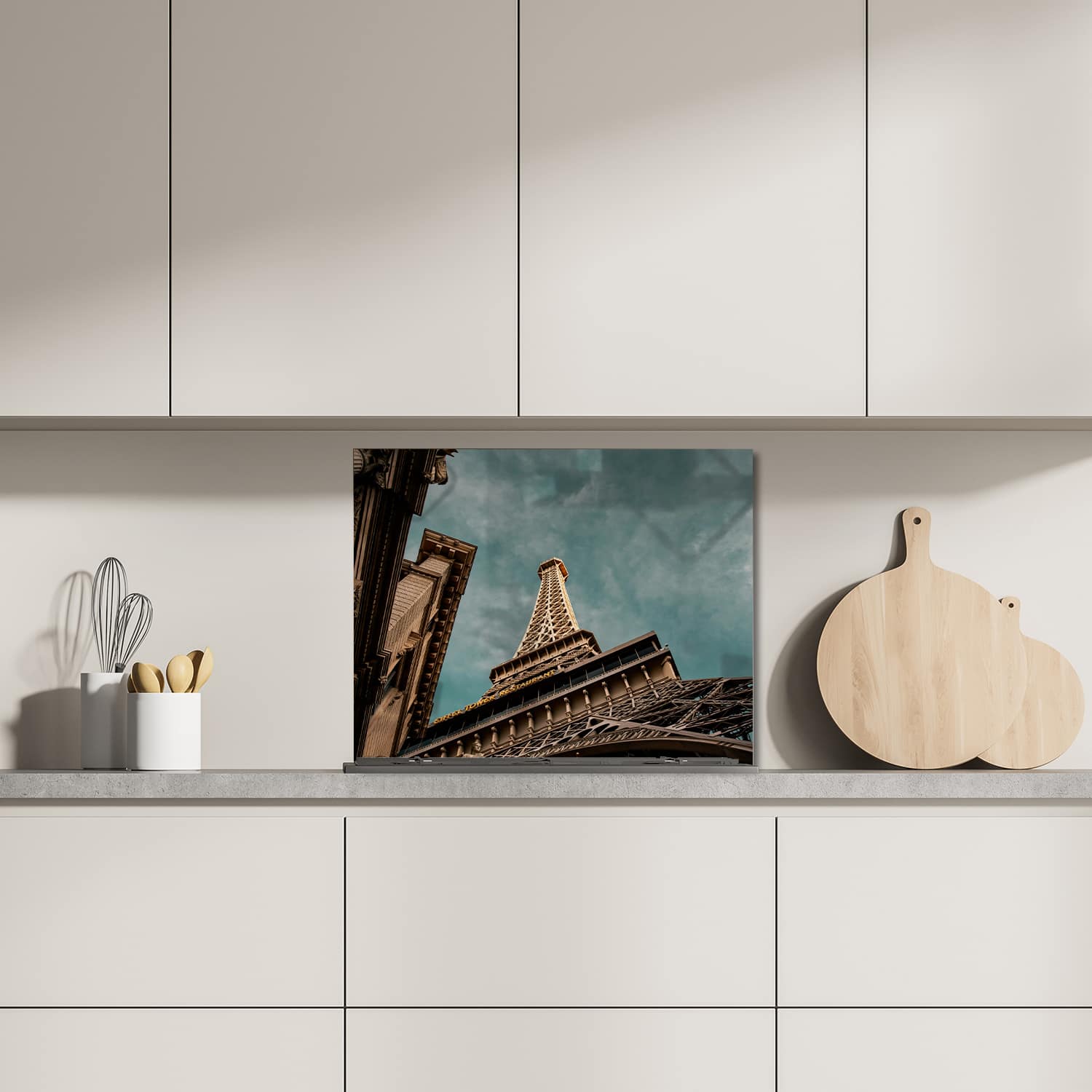 Eigen afmeting spatscherm-op-maat Keuken - Hittebestendig gehard glas - Eiffeltoren van onderaf