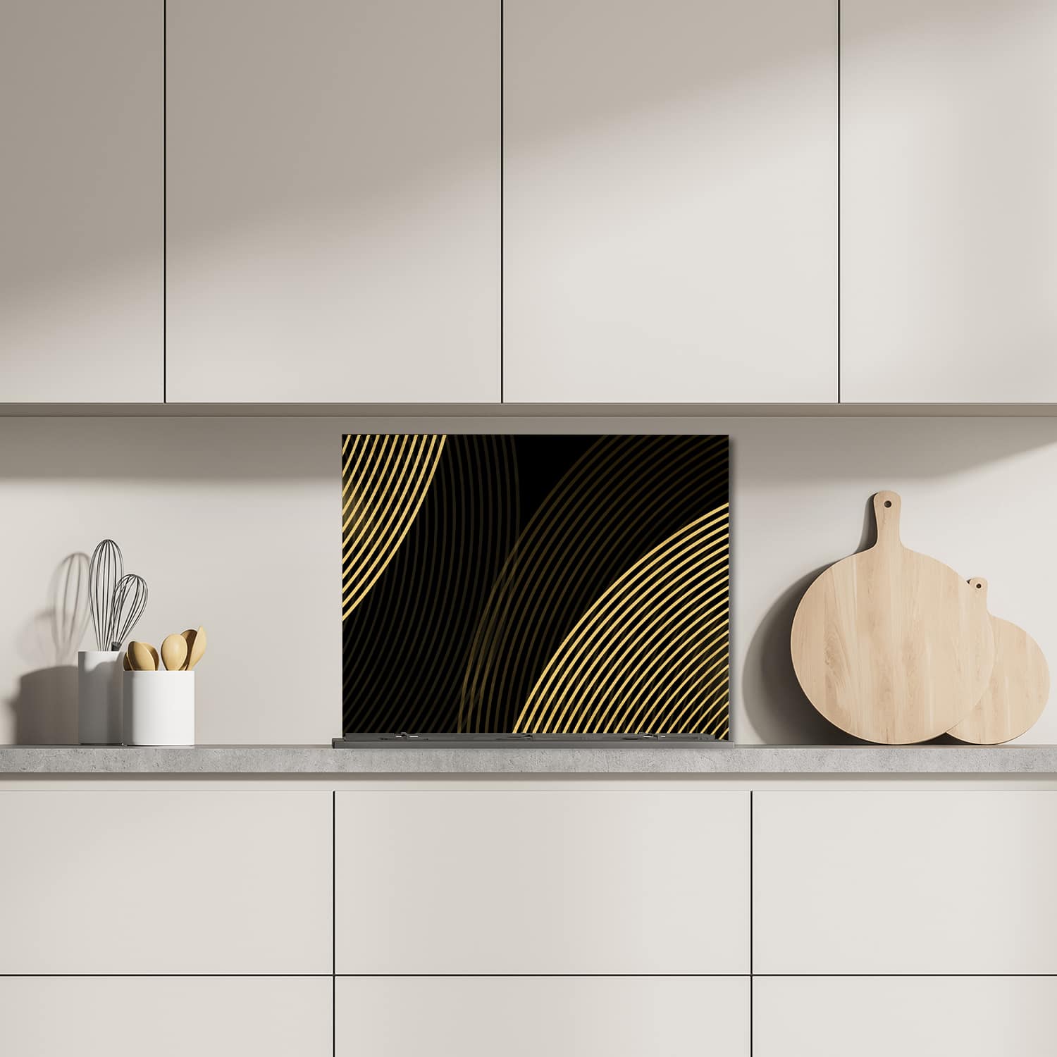 Eigen afmeting spatscherm-op-maat Keuken - Hittebestendig gehard glas - Gouden lijnen op zwarte achtergrond