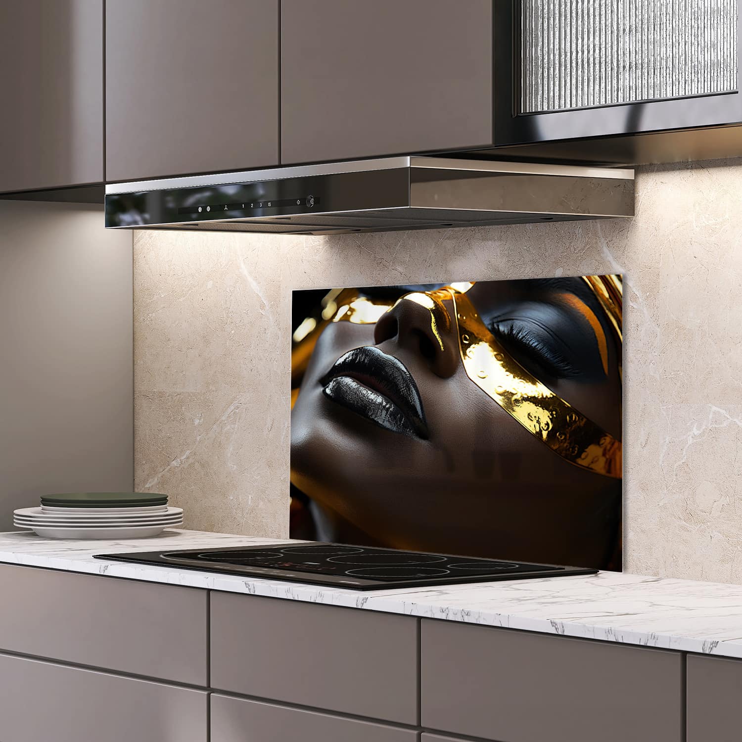Eigen afmeting spatscherm-op-maat Keuken - Hittebestendig gehard glas - Zwart gezicht met goude makeup