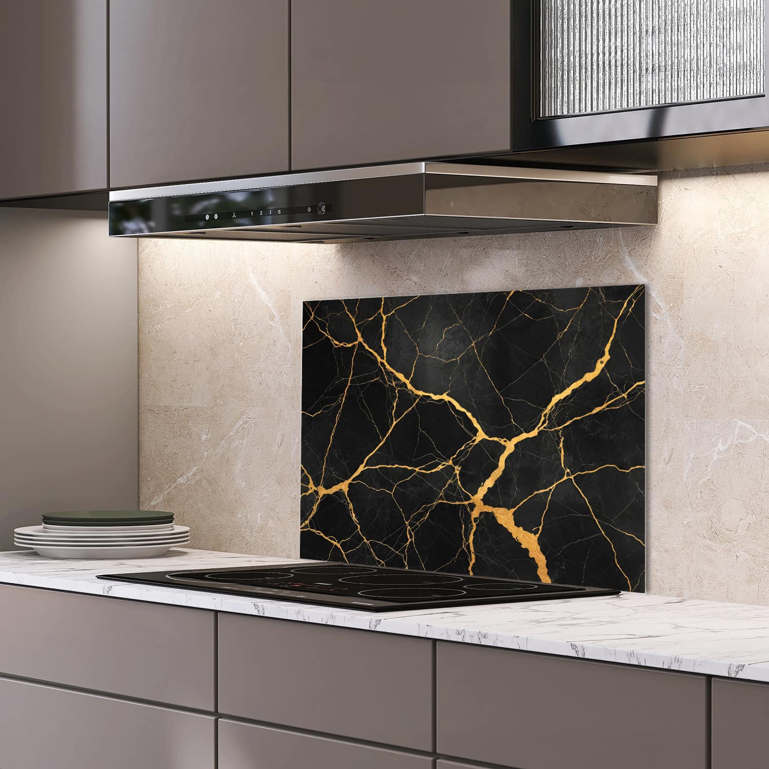 Eigen afmeting spatscherm-op-maat Keuken - Hittebestendig gehard glas - Gouden Aders In Zwart Marmer