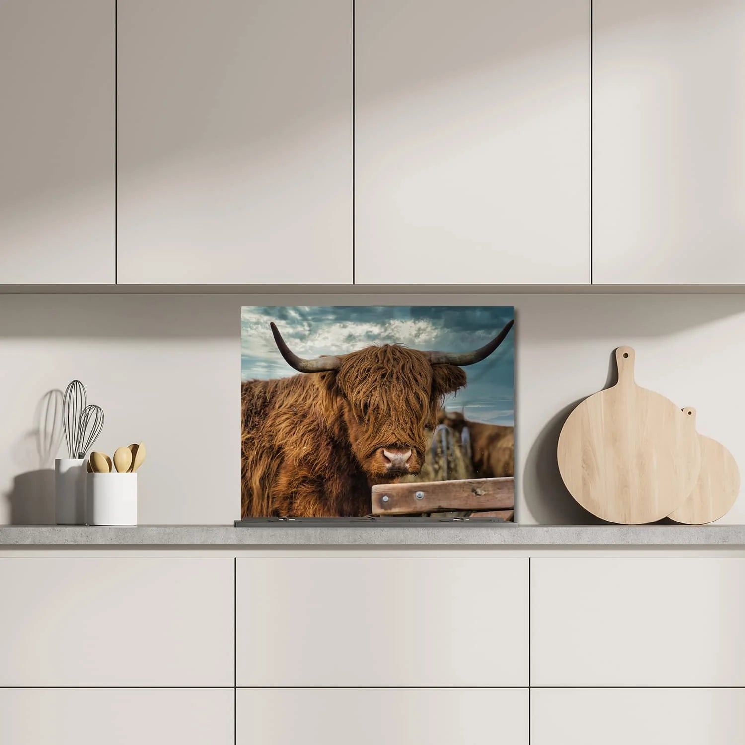 Eigen afmeting spatscherm-op-maat Keuken - Hittebestendig gehard glas - Schotse Hooglander in de Weide