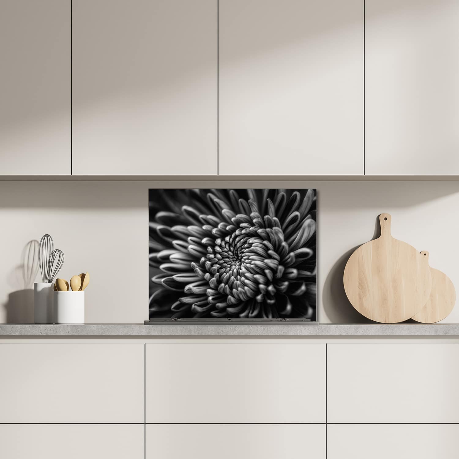 Eigen afmeting spatscherm-op-maat Keuken - Hittebestendig gehard glas - Zwart-Wit Close-up Bloem