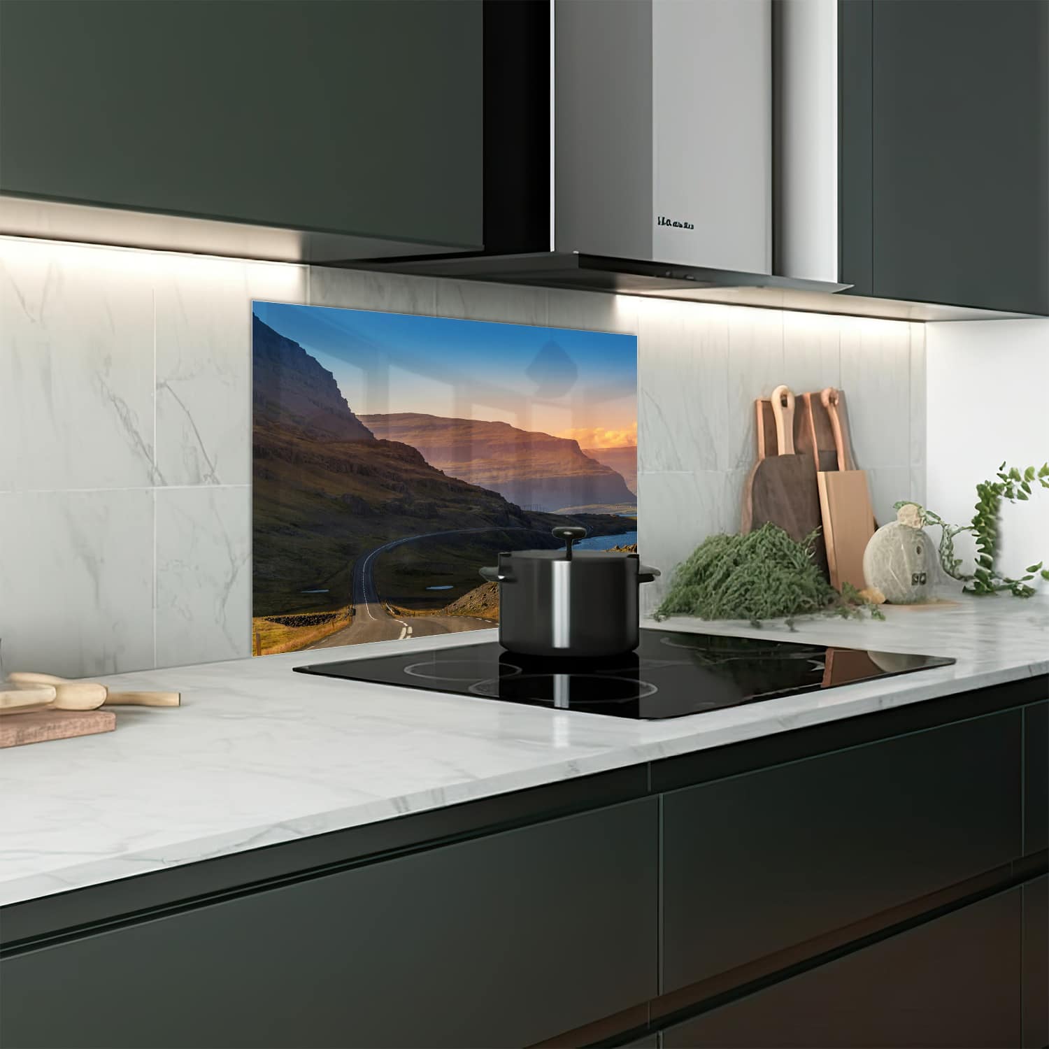 Eigen afmeting spatscherm-op-maat Keuken - Hittebestendig gehard glas - Kronkelweg door de Bergen