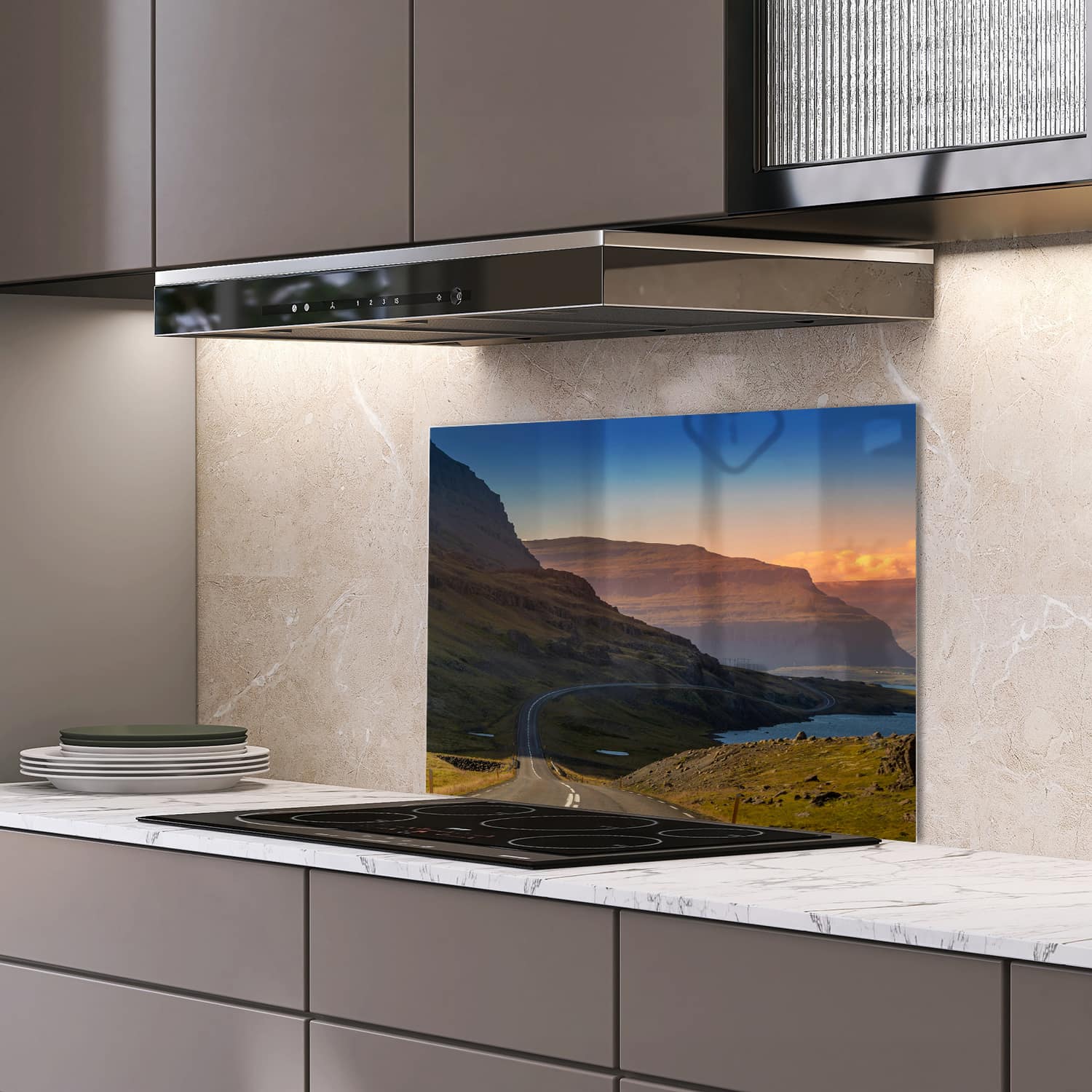 Eigen afmeting spatscherm-op-maat Keuken - Hittebestendig gehard glas - Kronkelweg door de Bergen