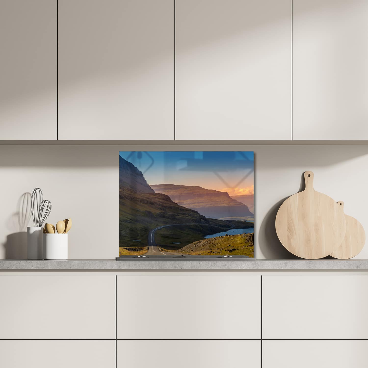 Eigen afmeting spatscherm-op-maat Keuken - Hittebestendig gehard glas - Kronkelweg door de Bergen
