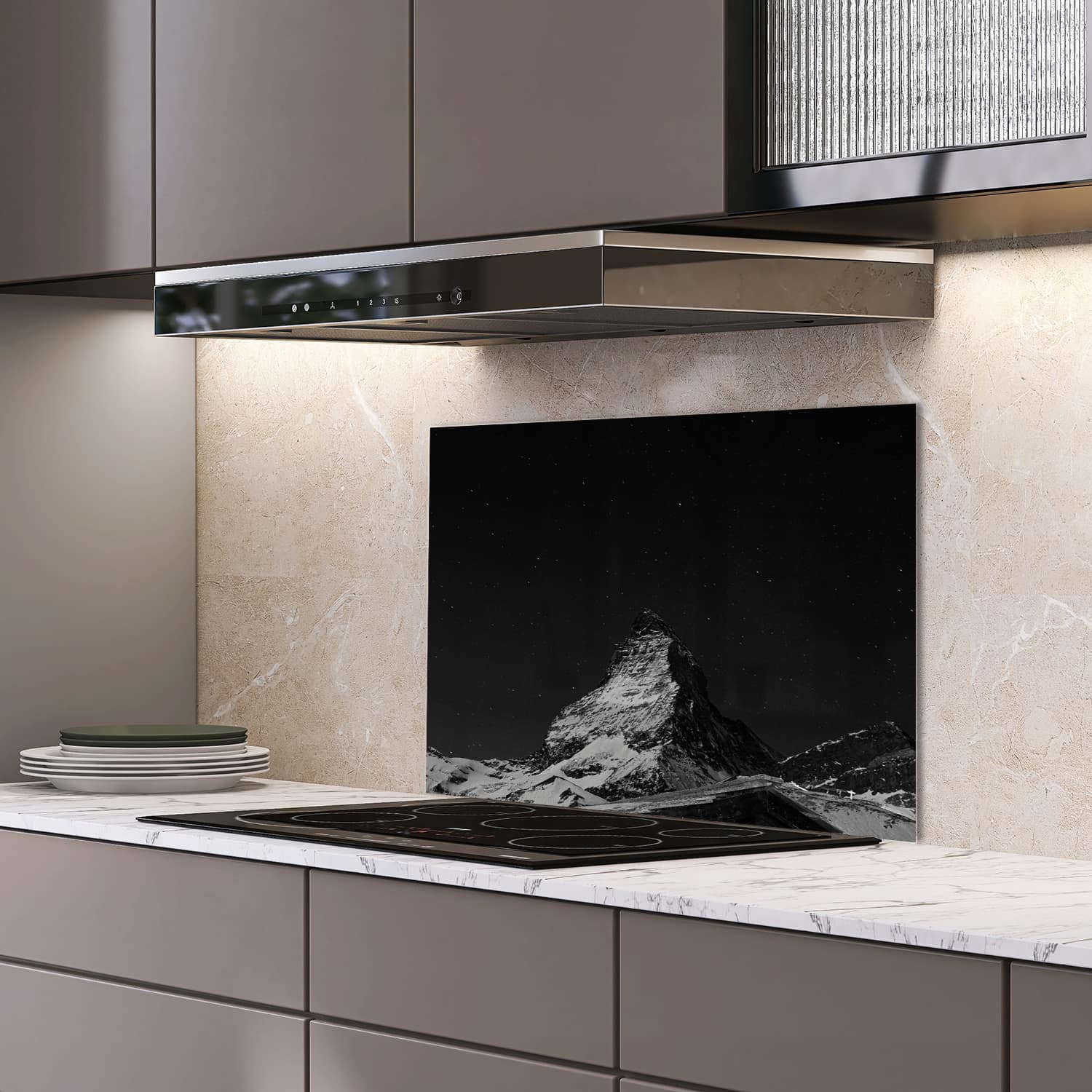 Eigen afmeting spatscherm-op-maat Keuken - Hittebestendig gehard glas - Bergtop in Zwart-Wit