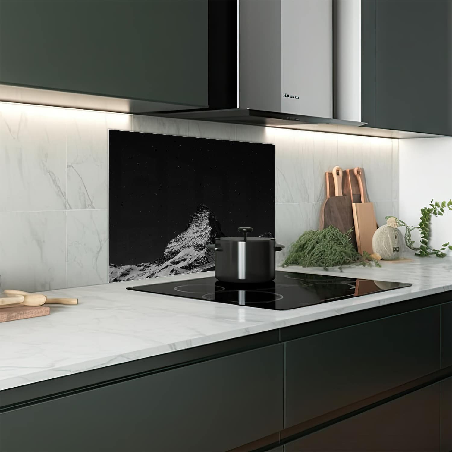 Eigen afmeting spatscherm-op-maat Keuken - Hittebestendig gehard glas - Bergtop in Zwart-Wit