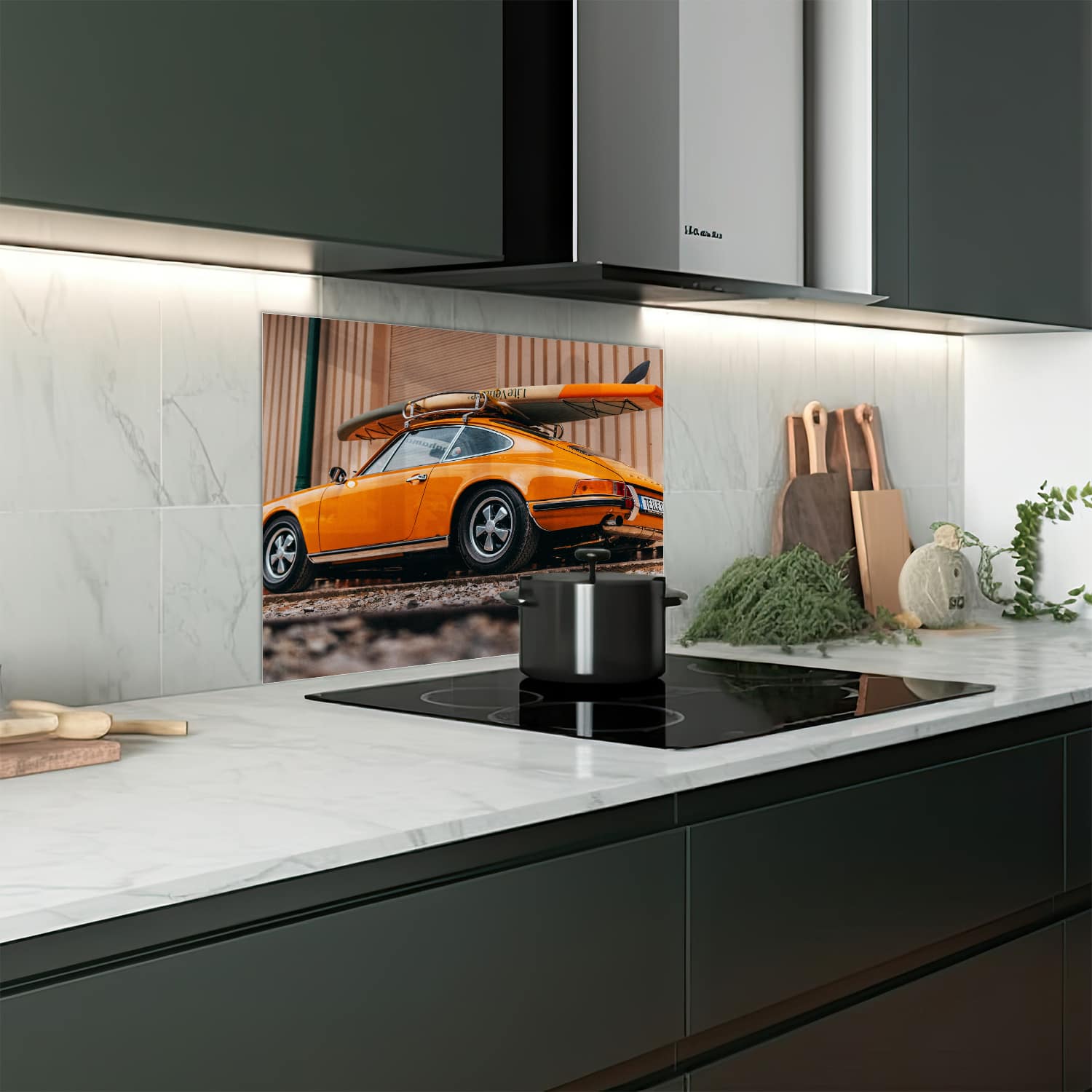 Eigen afmeting spatscherm-op-maat Keuken - Hittebestendig gehard glas - Porsche met Surfboard