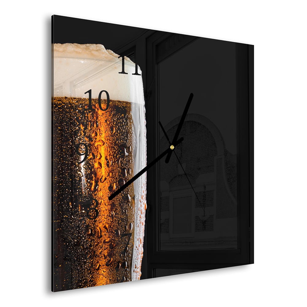 Wandklok 30x30 - Gehard Glas - Bierglas Close-Up