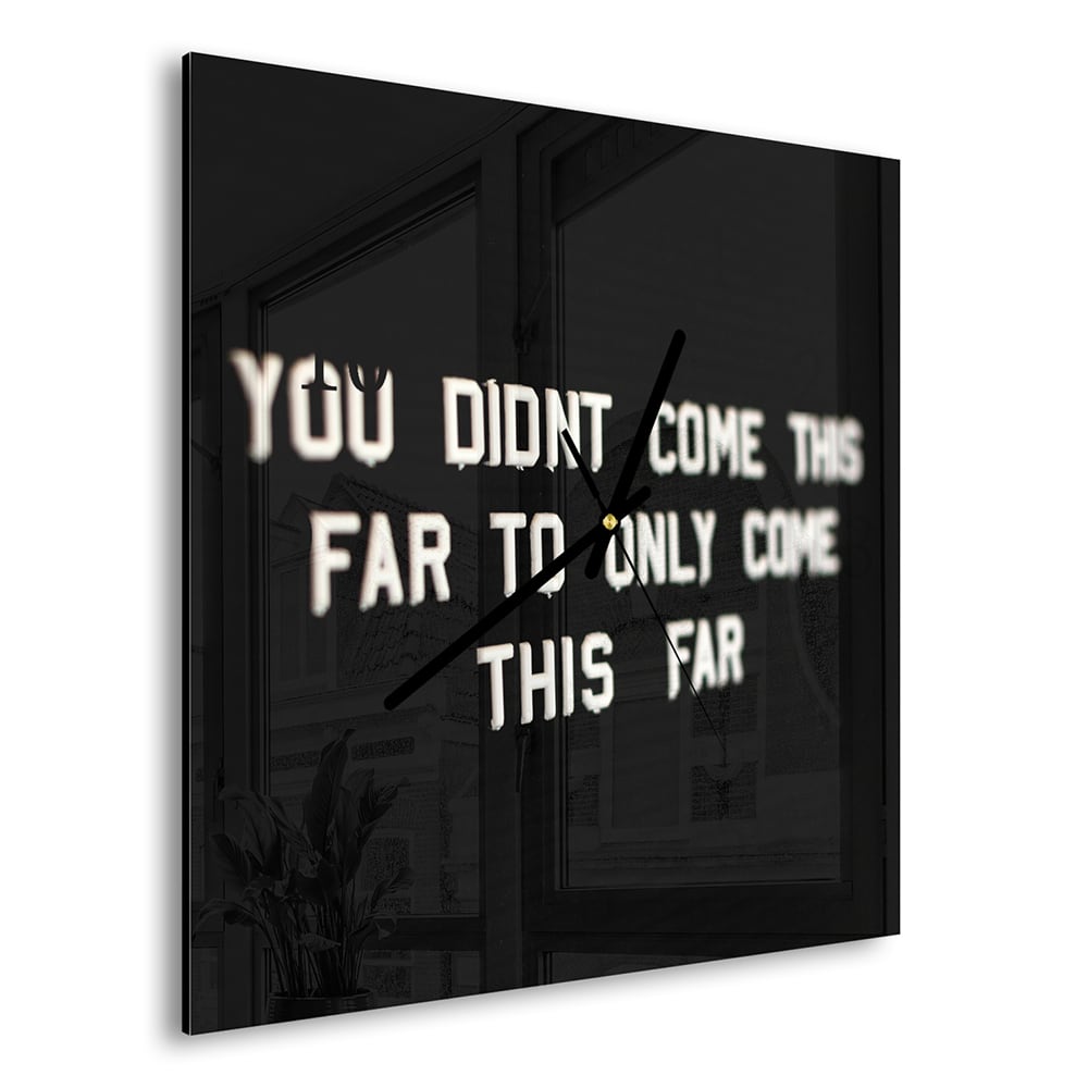 Wandklok 30x30 - Gehard Glas - Quote op Zwarte Achtergrond