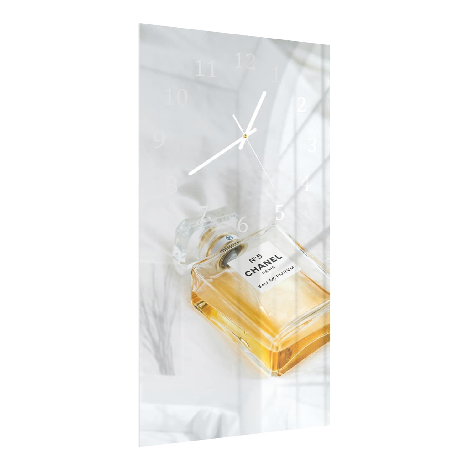 Wandklok 30x60  - Gehard Glas - Parfum op Witte Achtergrond