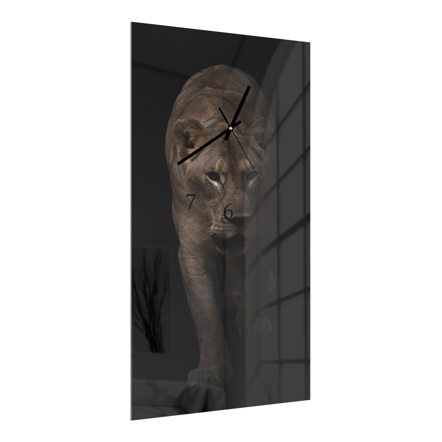 Wandklok 30x60  - Gehard Glas - Vrouwelijke Leeuw in het Donker