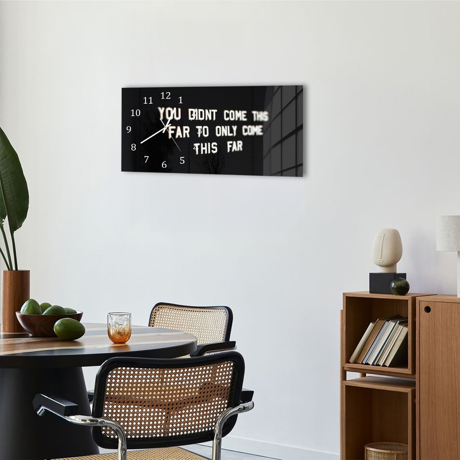 Wandklok 60x30 - Gehard Glas - Quote op Zwarte Achtergrond