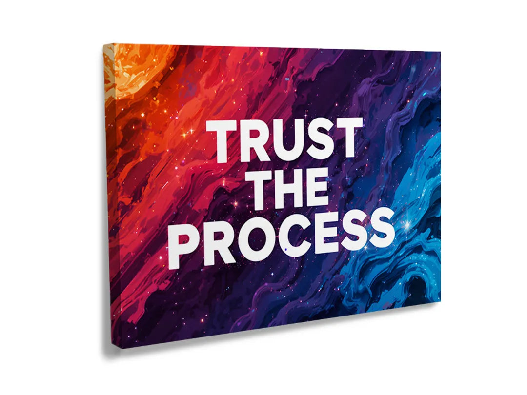 Metalen bord met de tekst 'Trust the Process'. Perfect als magneetbord of memobord.