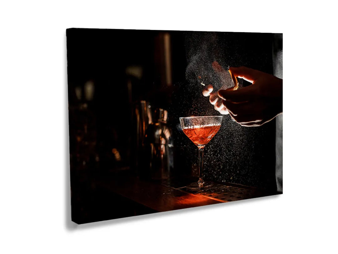 Metalen bord met afbeelding van cocktailbereiding voor decoratie en memo's.