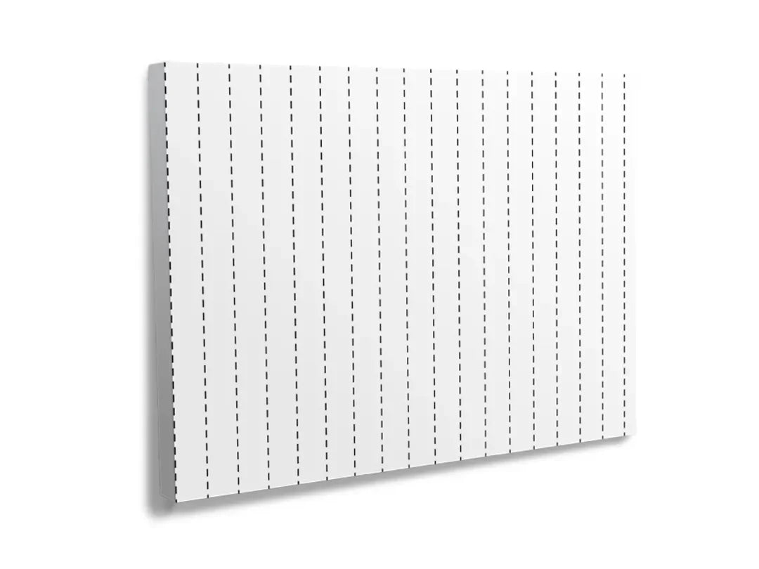 Metalen bord dat functioneert als magneetbord en decoratie voor aan de muur.