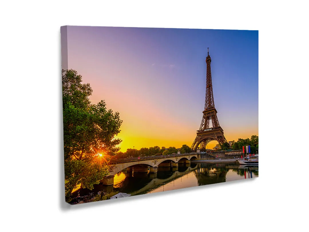 Metalen magneetbord met afbeelding van de Eiffeltoren bij zonsondergang