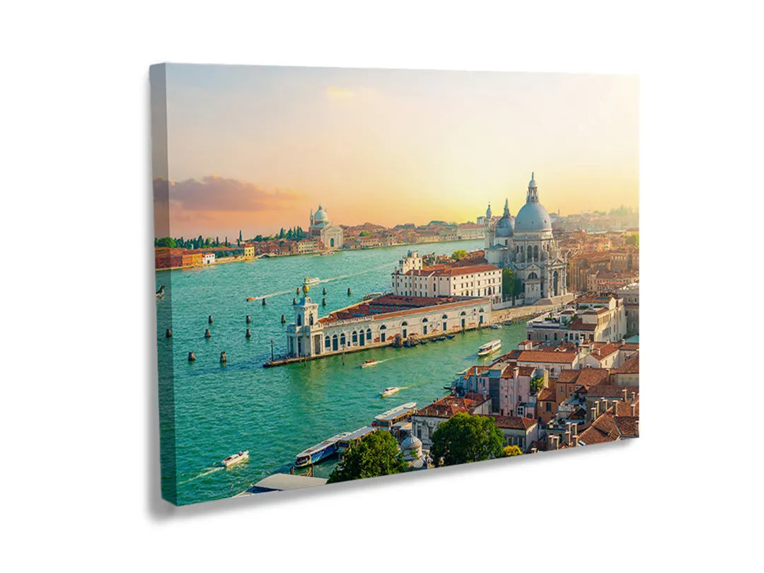 Metalen magneetbord van Venetië, functioneel en decoratief.