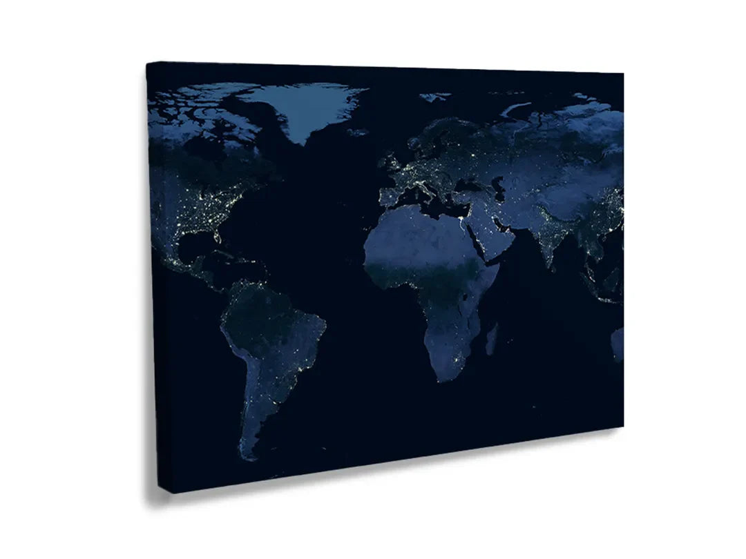 Metalen magneetbord met een wereldkaart in donkerblauw met lichtpunten.