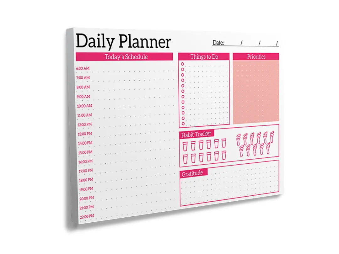 Kleurrijk metalen bord met dagelijkse planner indeling voor taken en schema's.