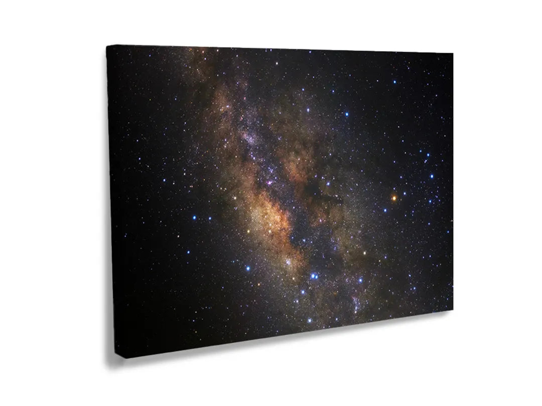 Metalen magneetbord met sterrenstelsel en kosmische elementen.