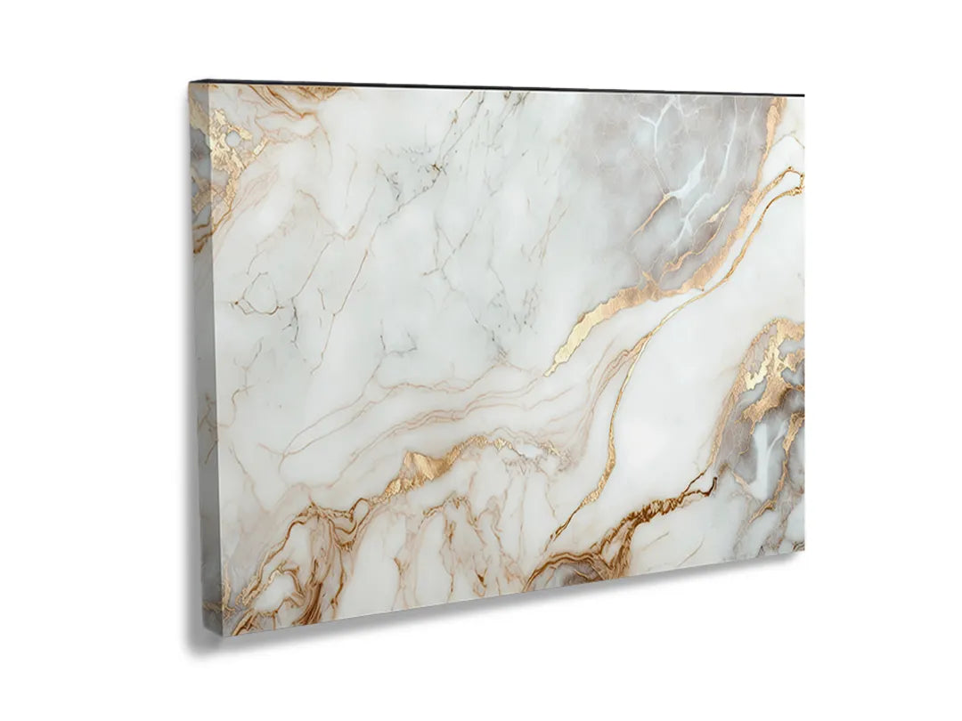 Metalen magneetbord met elegant marmerdesign en gouden accenten.