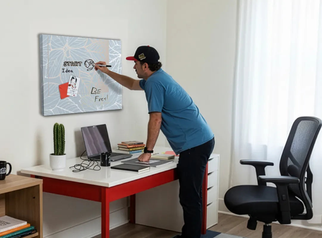 Stijlvol metalen magneetbord met bladeren in zachte tint - droog uitwisbaar & magnetisch