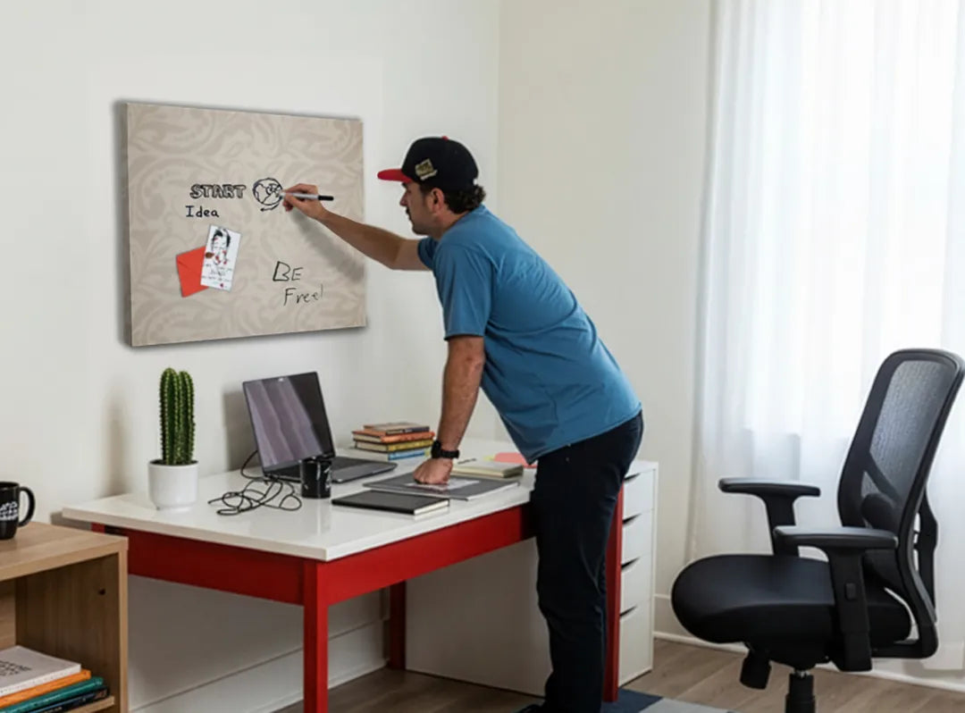 Elegant metalen magneetbord in zachte neutrale tinten – droog uitwisbaar & magnetisch