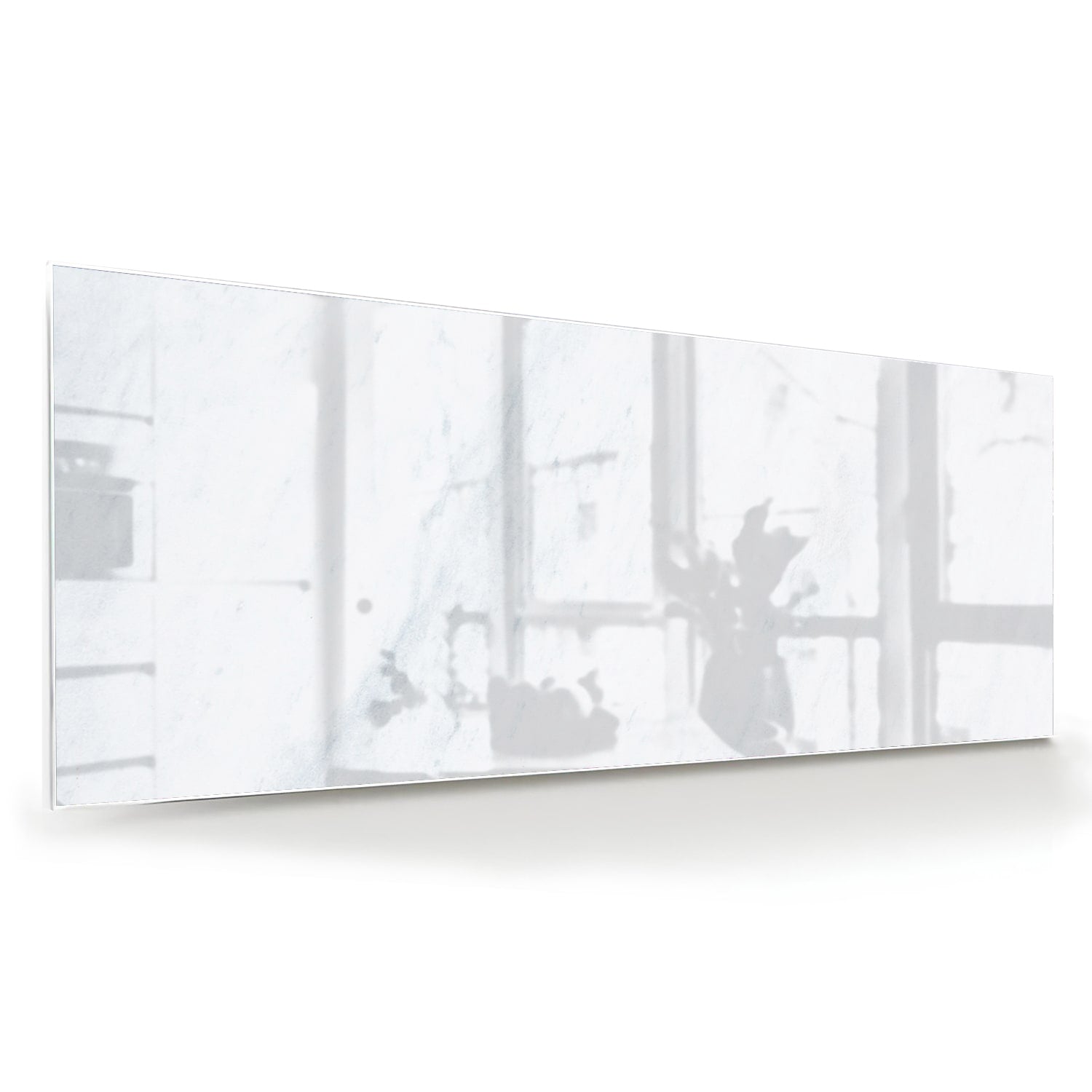 Minimalistisch glazen schilderij met lichte tinten aan de muur