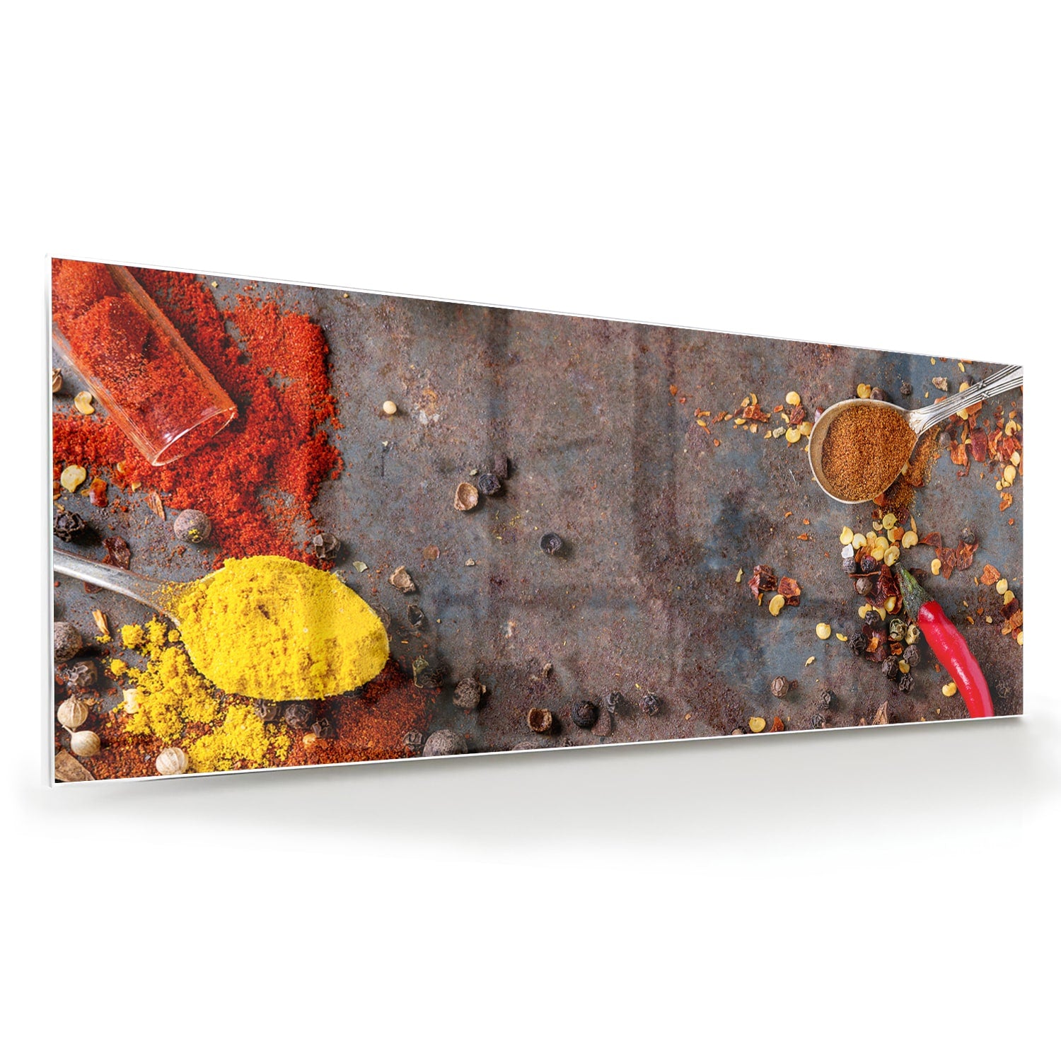 Een kleurrijk glazen schilderij met specerijen en kruiden, perfect voor keukeninrichting.