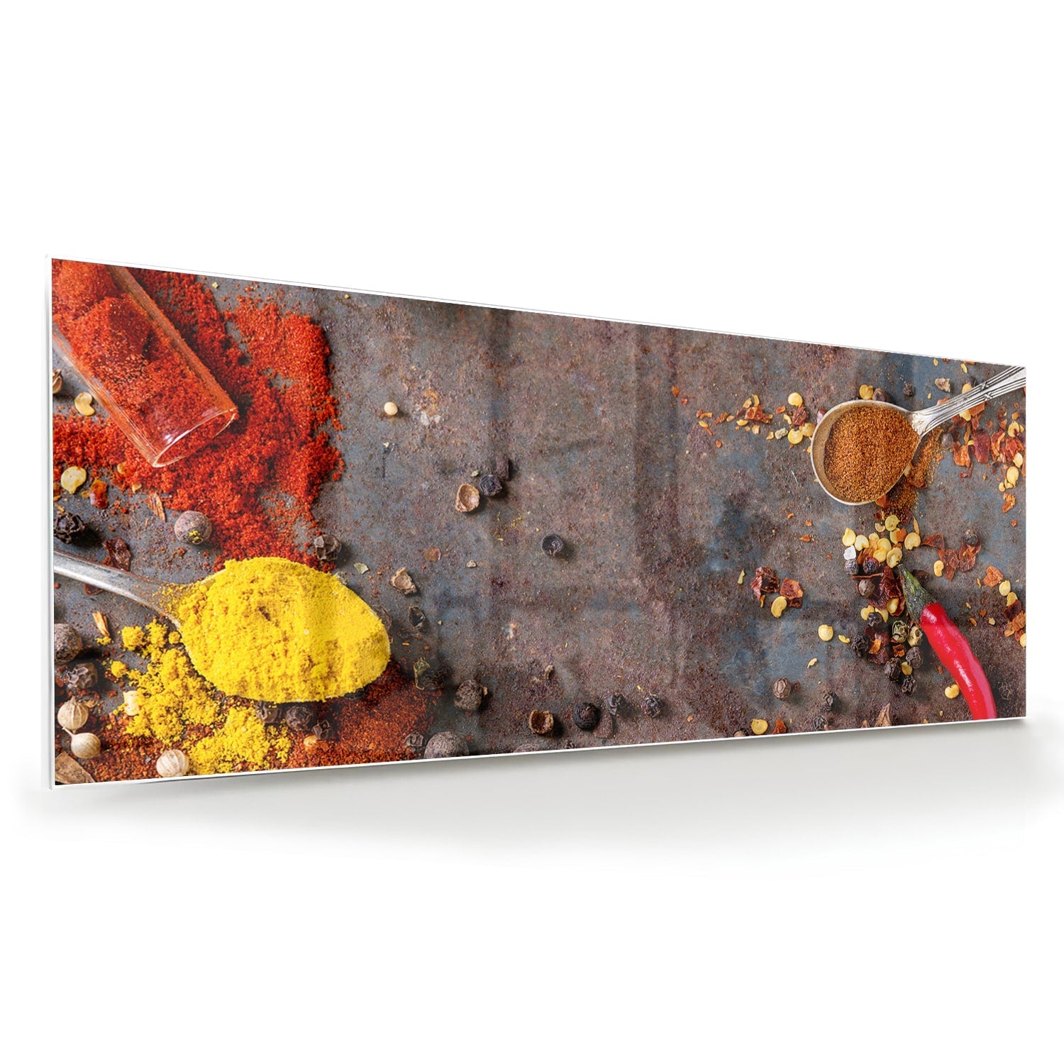 Een kleurrijk glazen schilderij met specerijen en kruiden, perfect voor keukeninrichting.