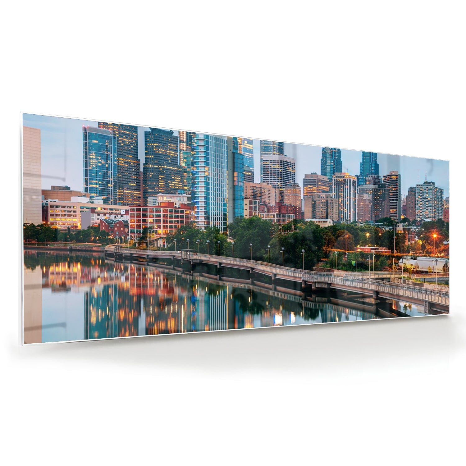 Glazen schilderij met een stadsgezicht en reflecties in het water