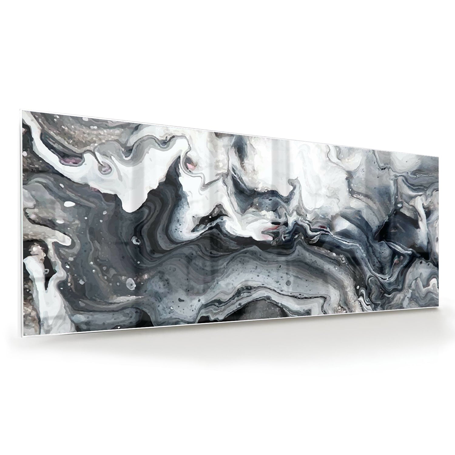Abstract glazen schilderij met grijze en witte tinten aan de muur.