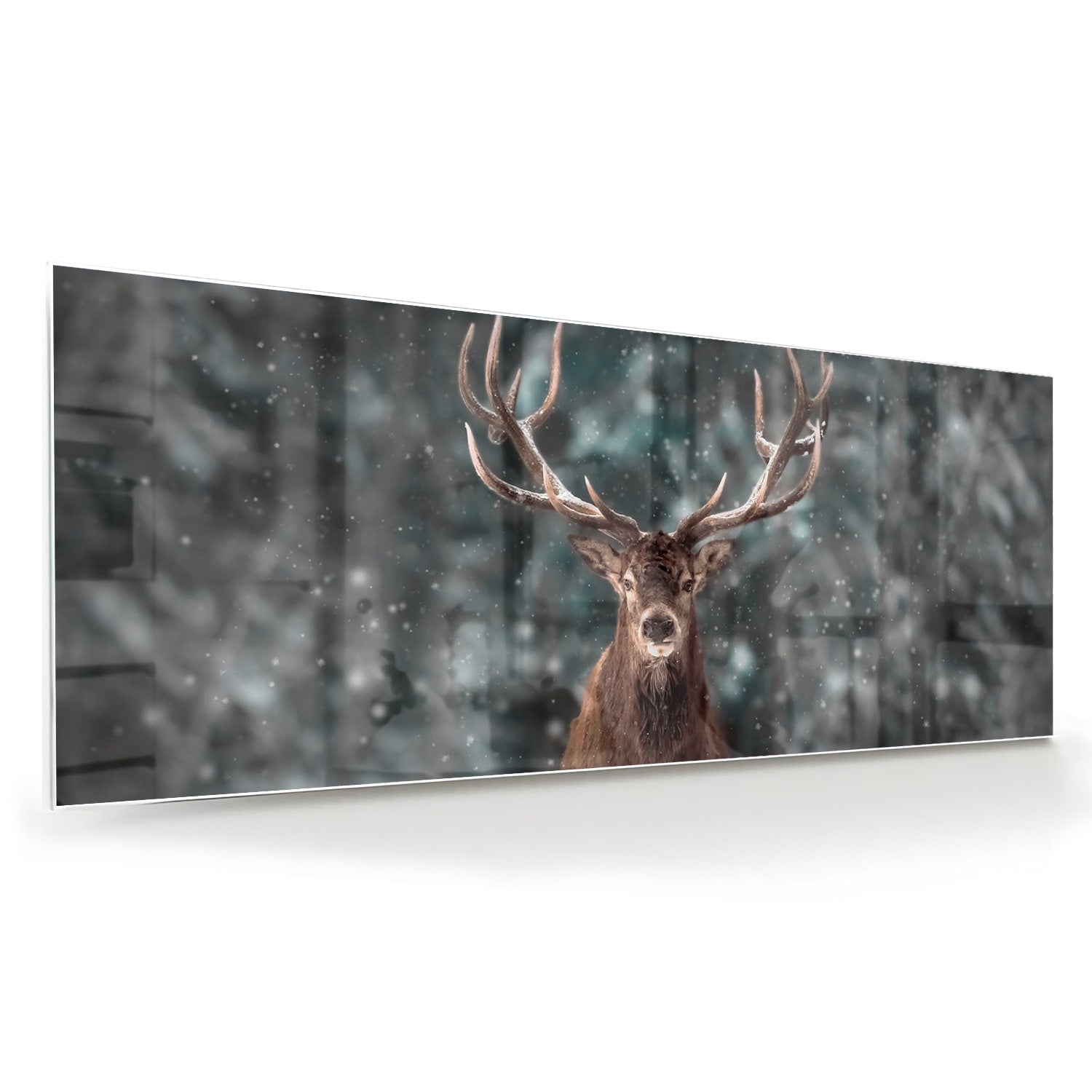 Glazen schilderij van een hert in een winterse setting