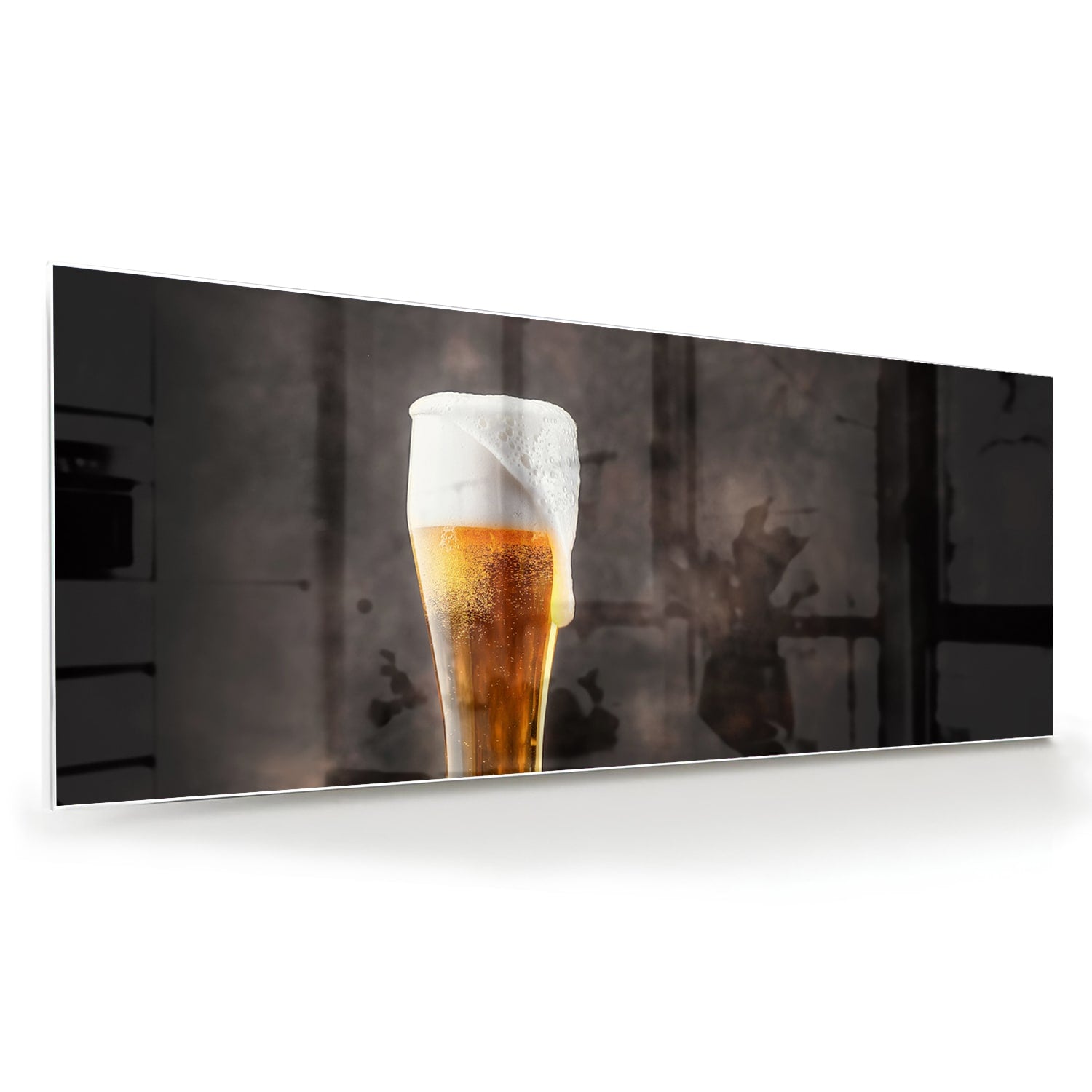 Glazen schilderij van een biertje op houten ondergrond