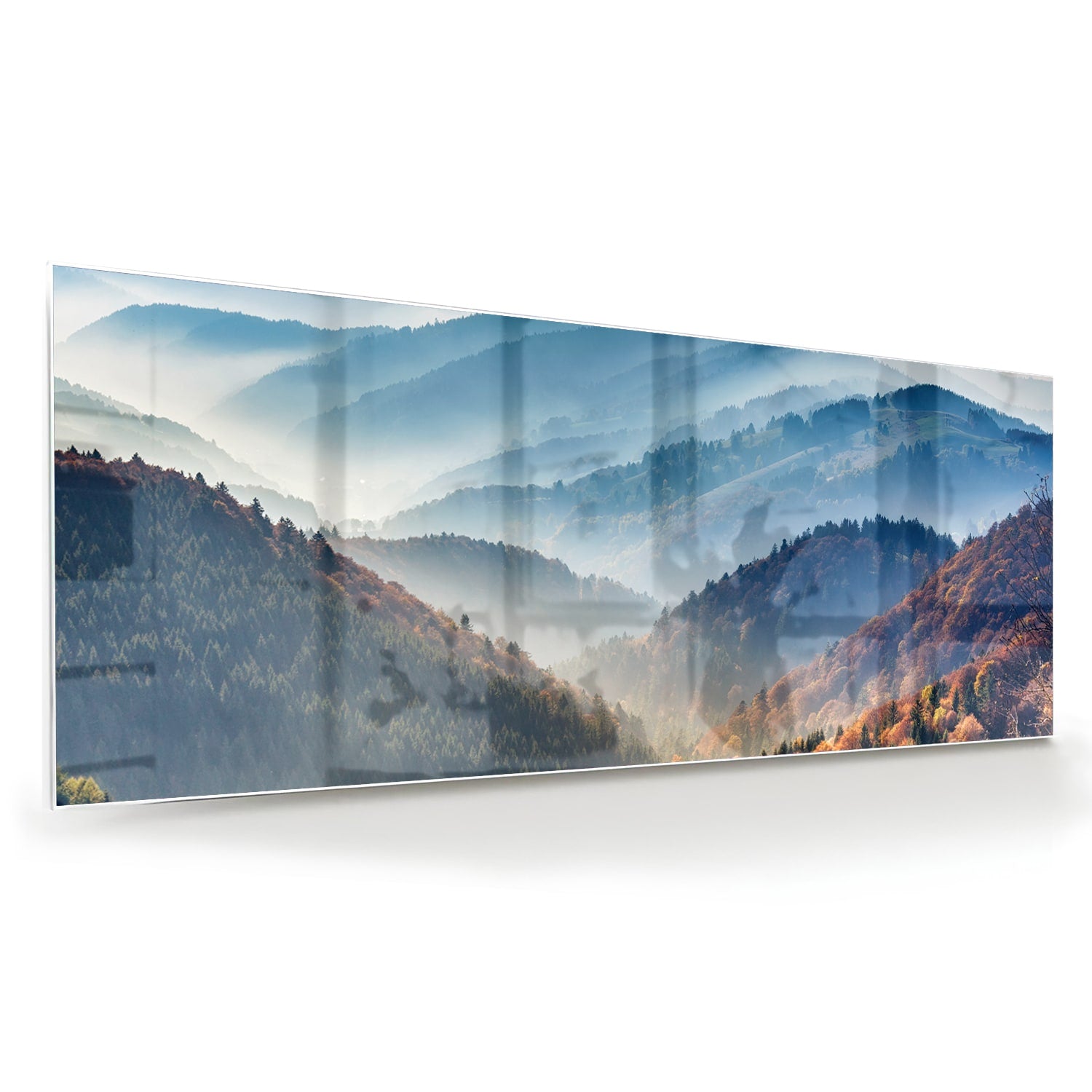 Glazen schilderij met een adembenemend berglandschap in warme herfstkleuren