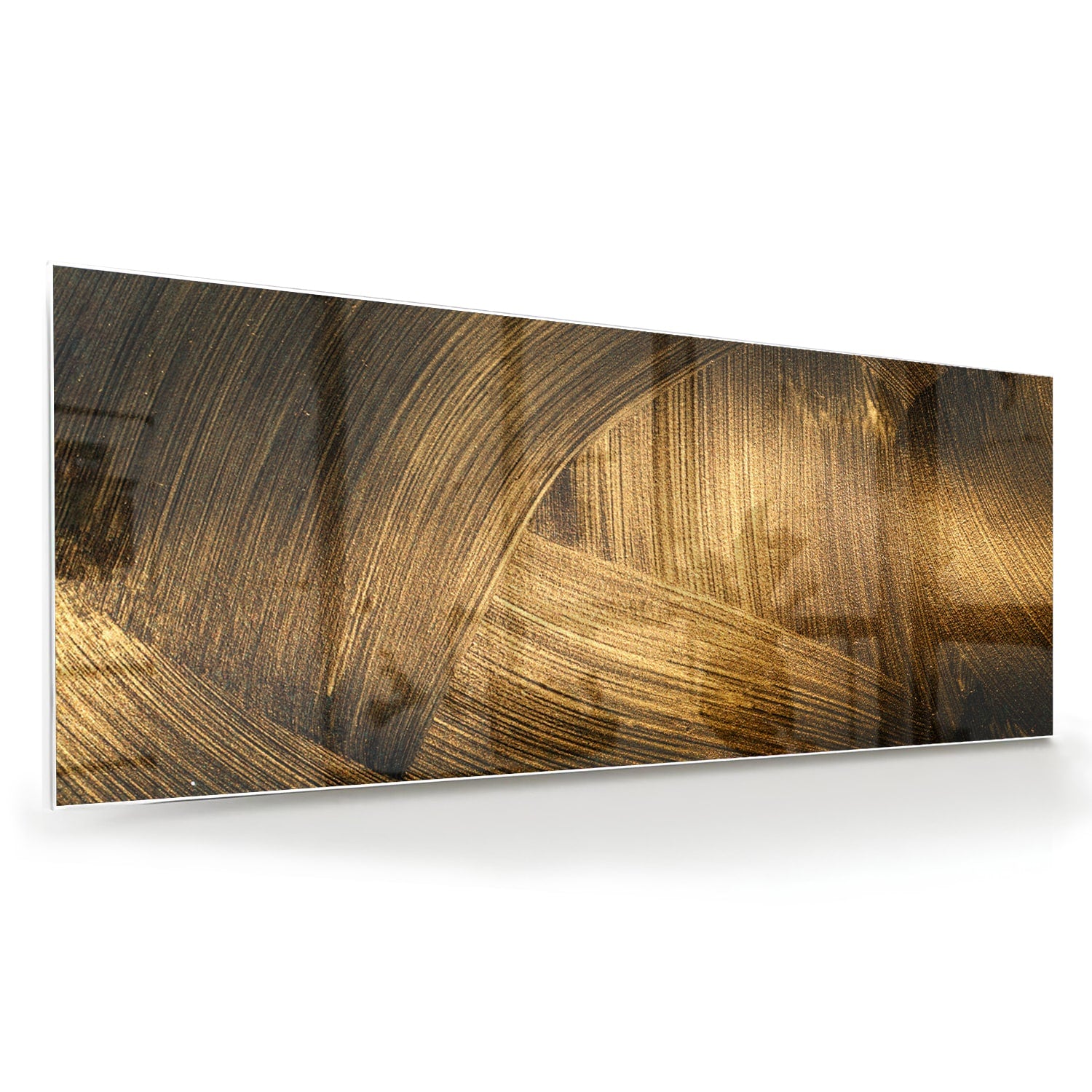 Glazen schilderij met gouden patronen aan de muur boven een houten meubel.