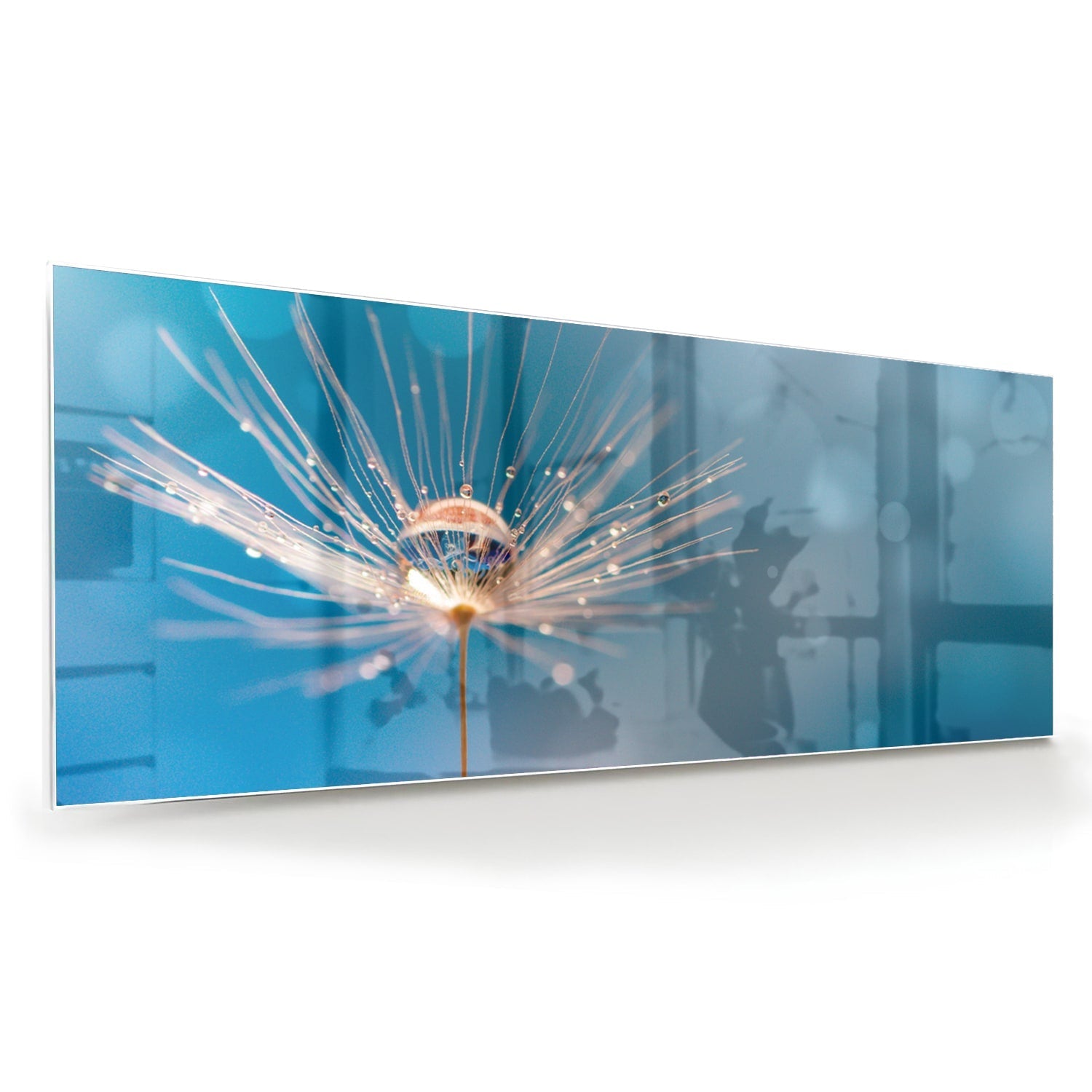 Glazen schilderij van een dandelion op een blauwe achtergrond