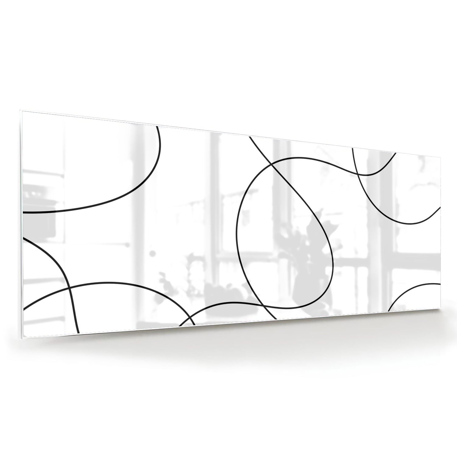 Glazen schilderij met elegante zwarte lijnen in een moderne woonkamer.