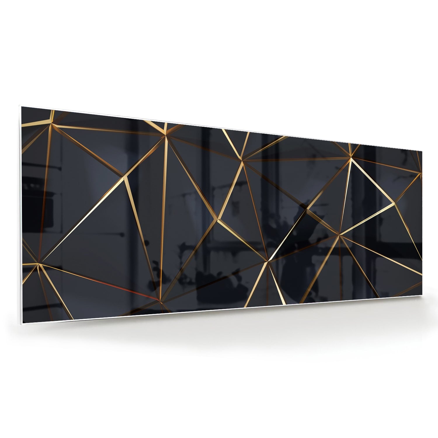 Modern glazen schilderij met zwart en gouden lijnen aan de muur
