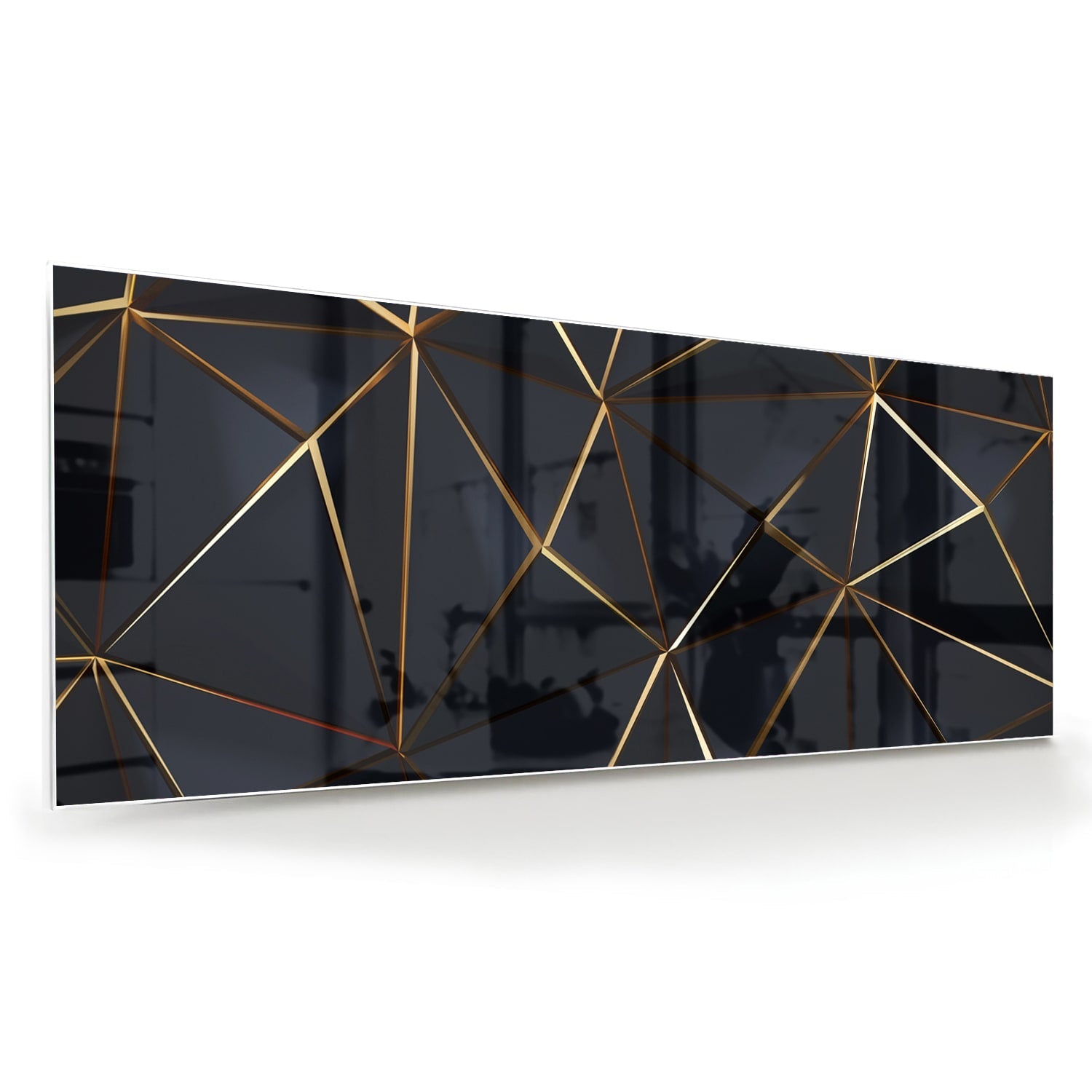 Modern glazen schilderij met zwart en gouden lijnen aan de muur