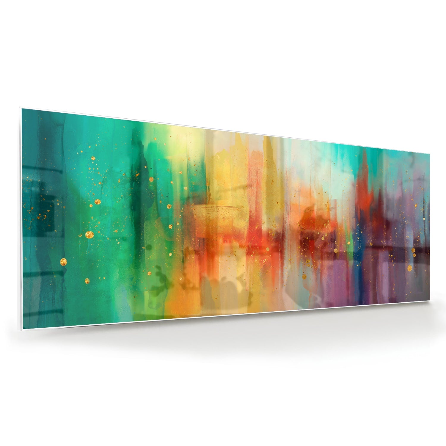 Abstract kleurrijk glazen schilderij aan de muur in een moderne woonkamer.