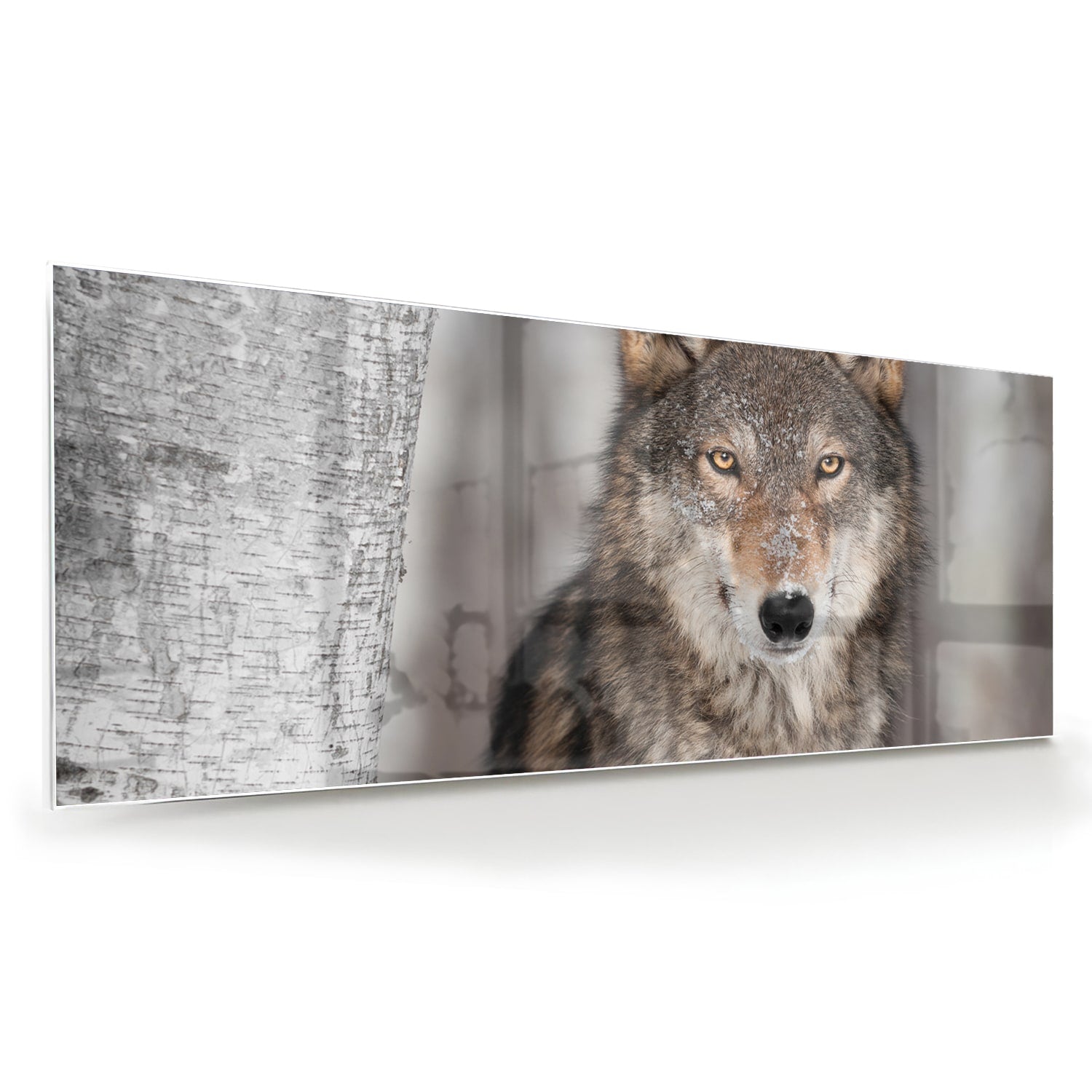 Glazen schilderij van een wolf met indrukwekkende blik in een interieur
