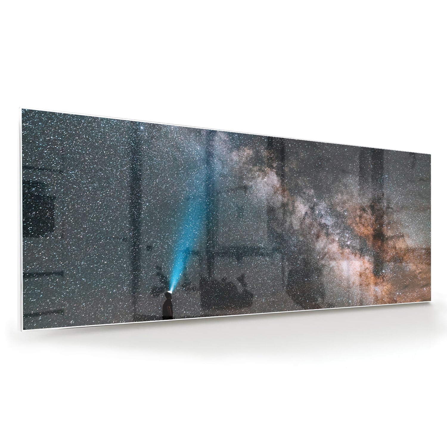 Glazen schilderij van een sterrenhemel met een lichtstraal.