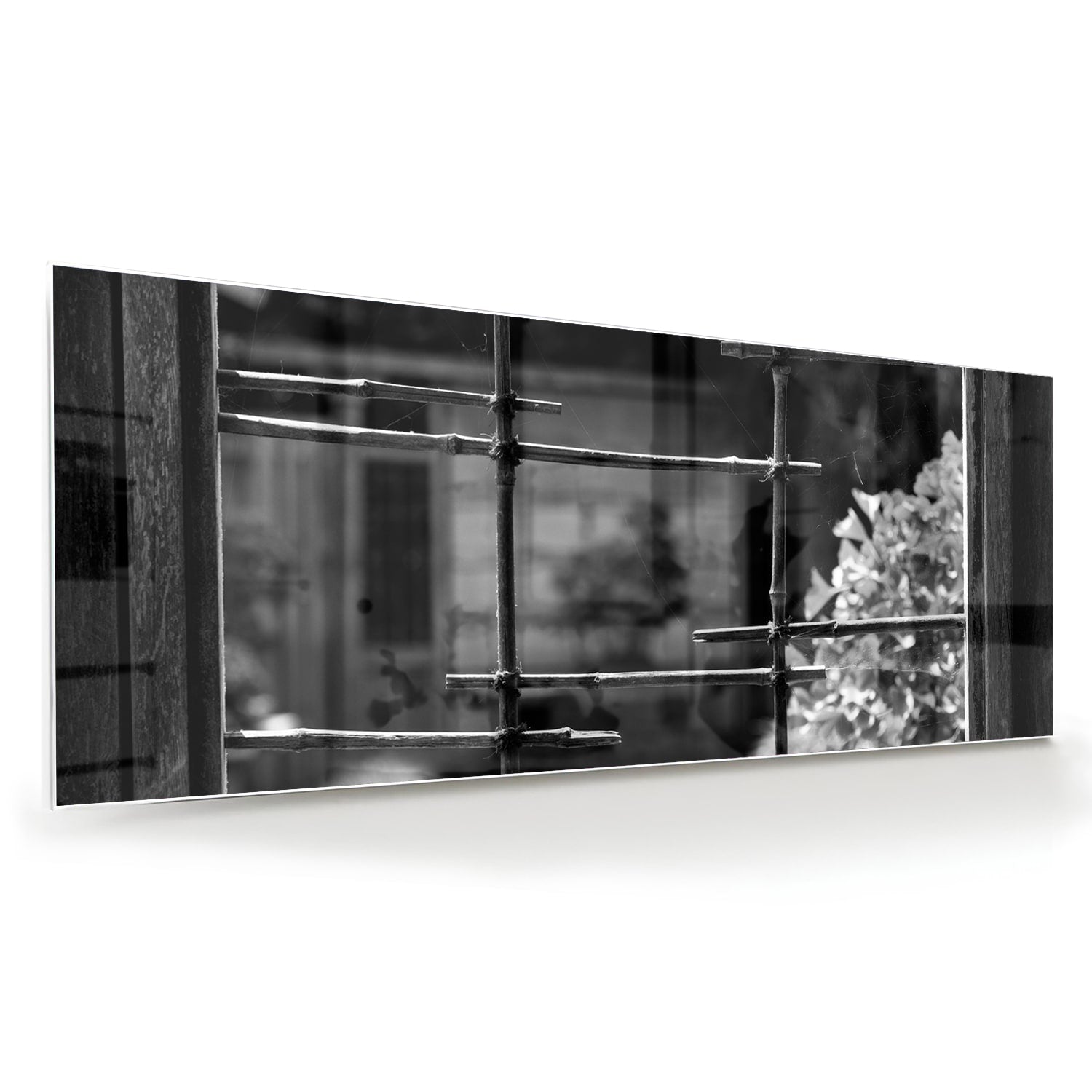 Glazen schilderij met chique raamuitzicht in een moderne woonkamer