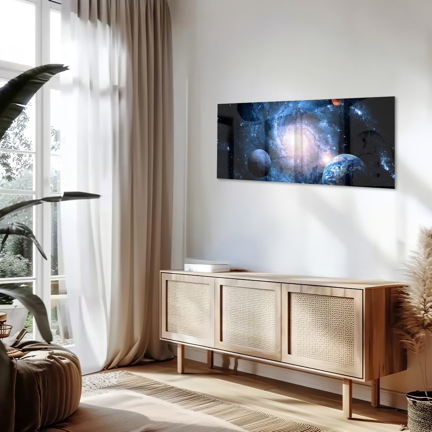 Glazen schilderij van het heelal met sterren en planeten, hangend aan de muur