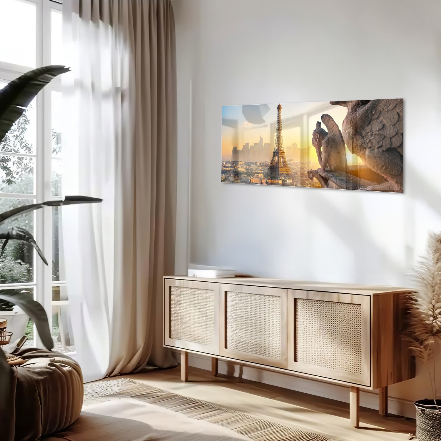 Glazen schilderij met de Eiffeltoren tijdens zonsondergang boven Parijs.