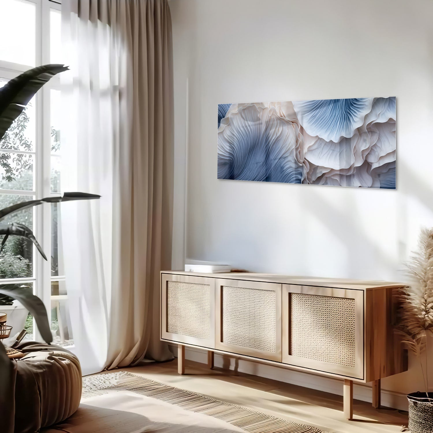 Glazen schilderij met blauw-witte patronen in modern interieur