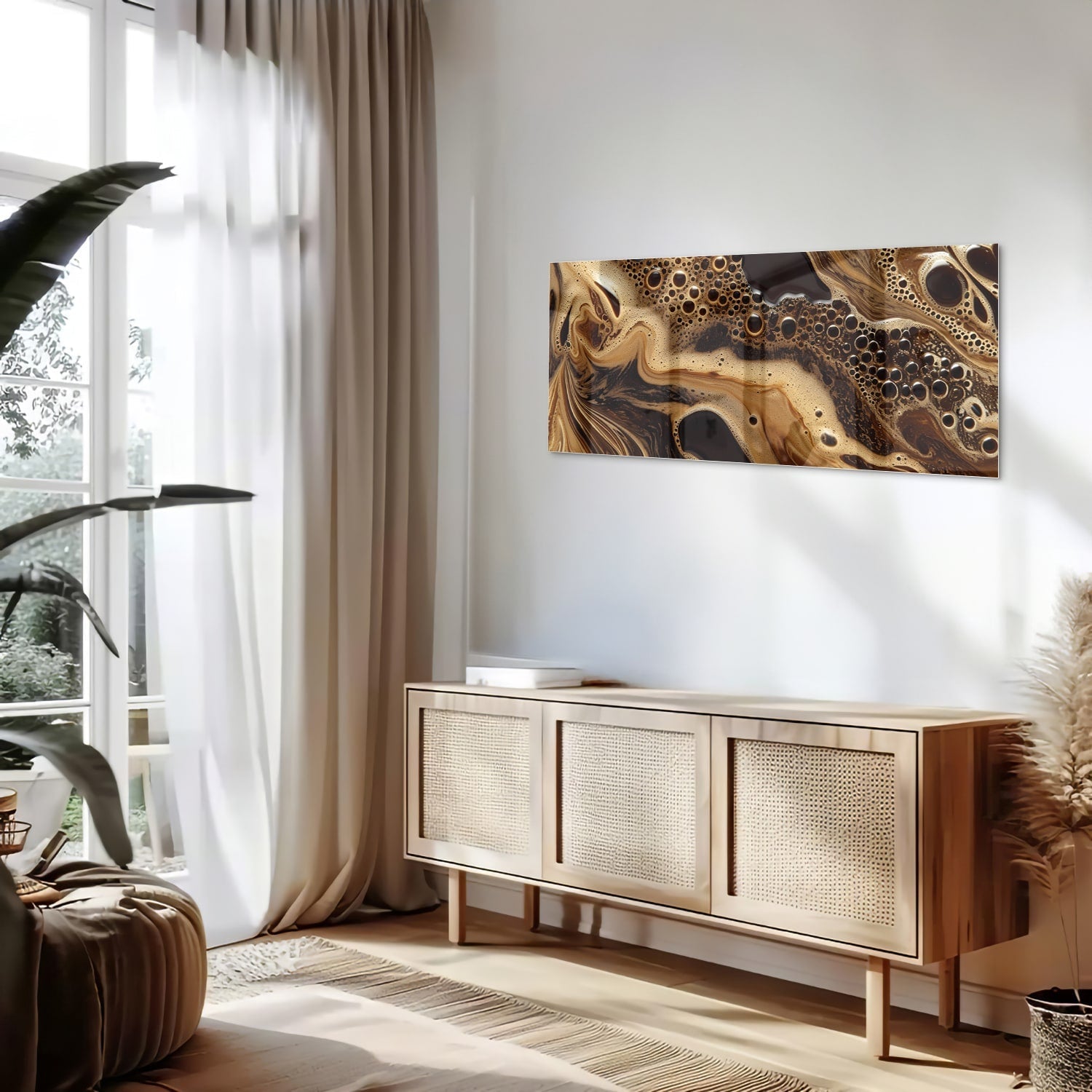 Abstract glazen schilderij met aardse kleuren en organische vormen, geschikt voor moderne interieurs.