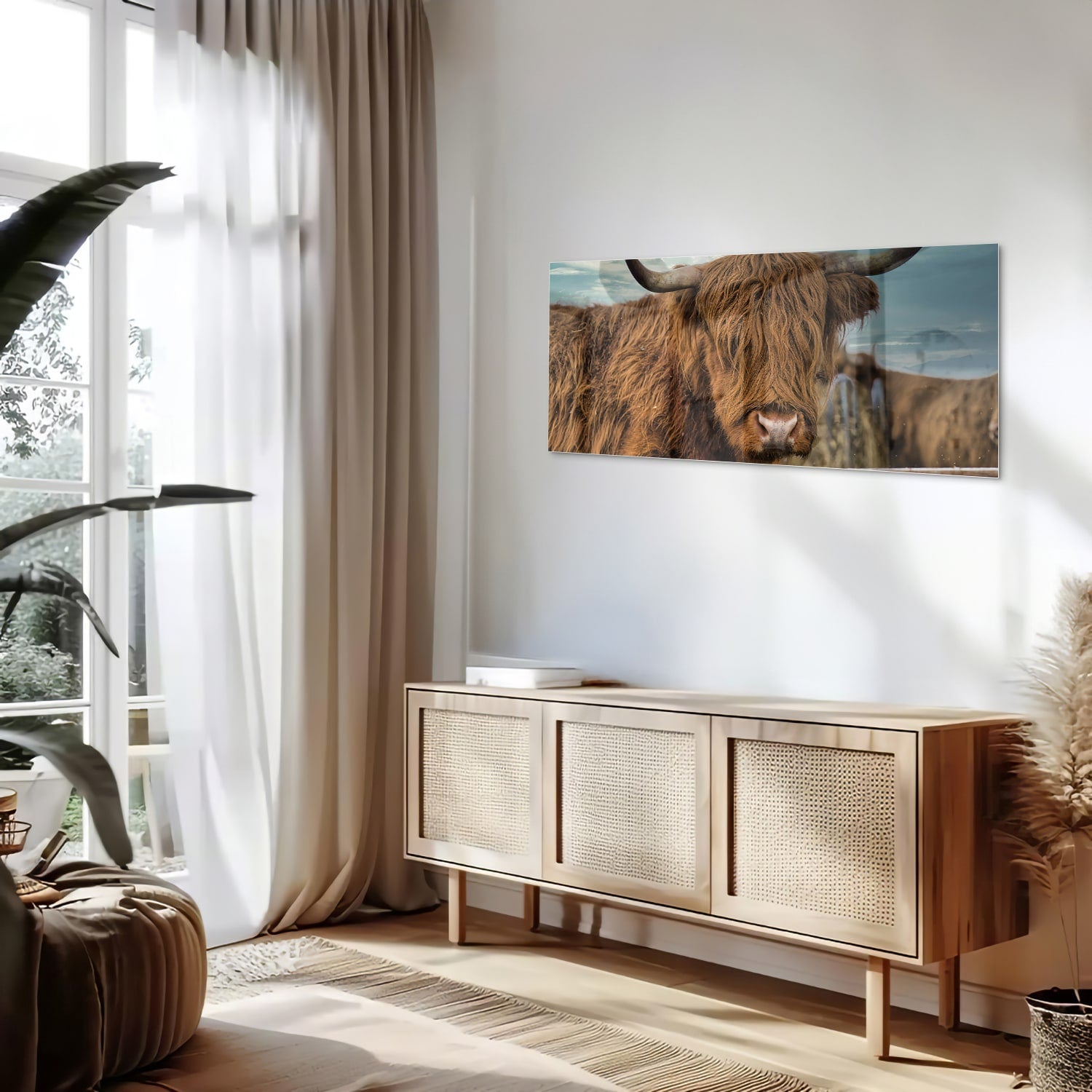 Glas schilderij van een Highlander koe met een mooie achtergrond.